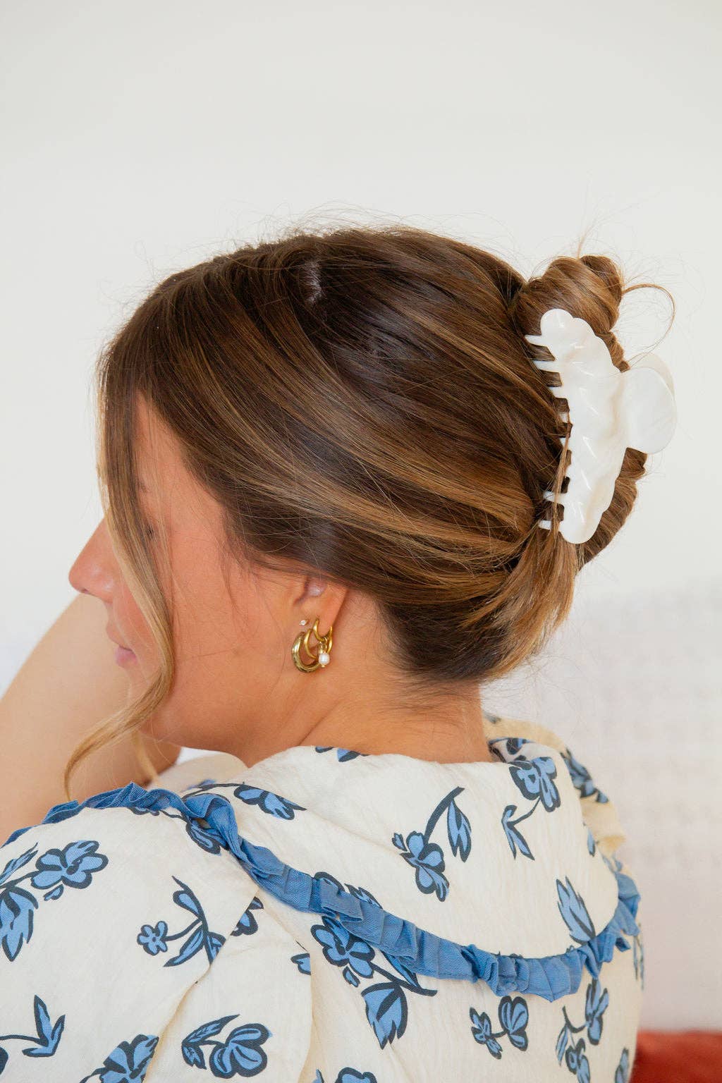 Cream Rippled Claw Clip