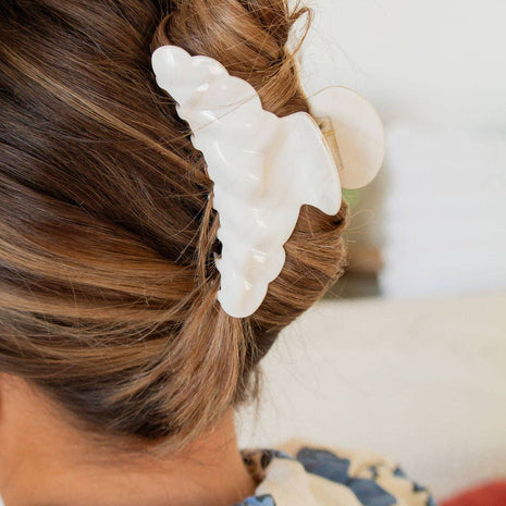 Cream Rippled Claw Clip